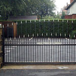 Electric sliding gate, made to measure